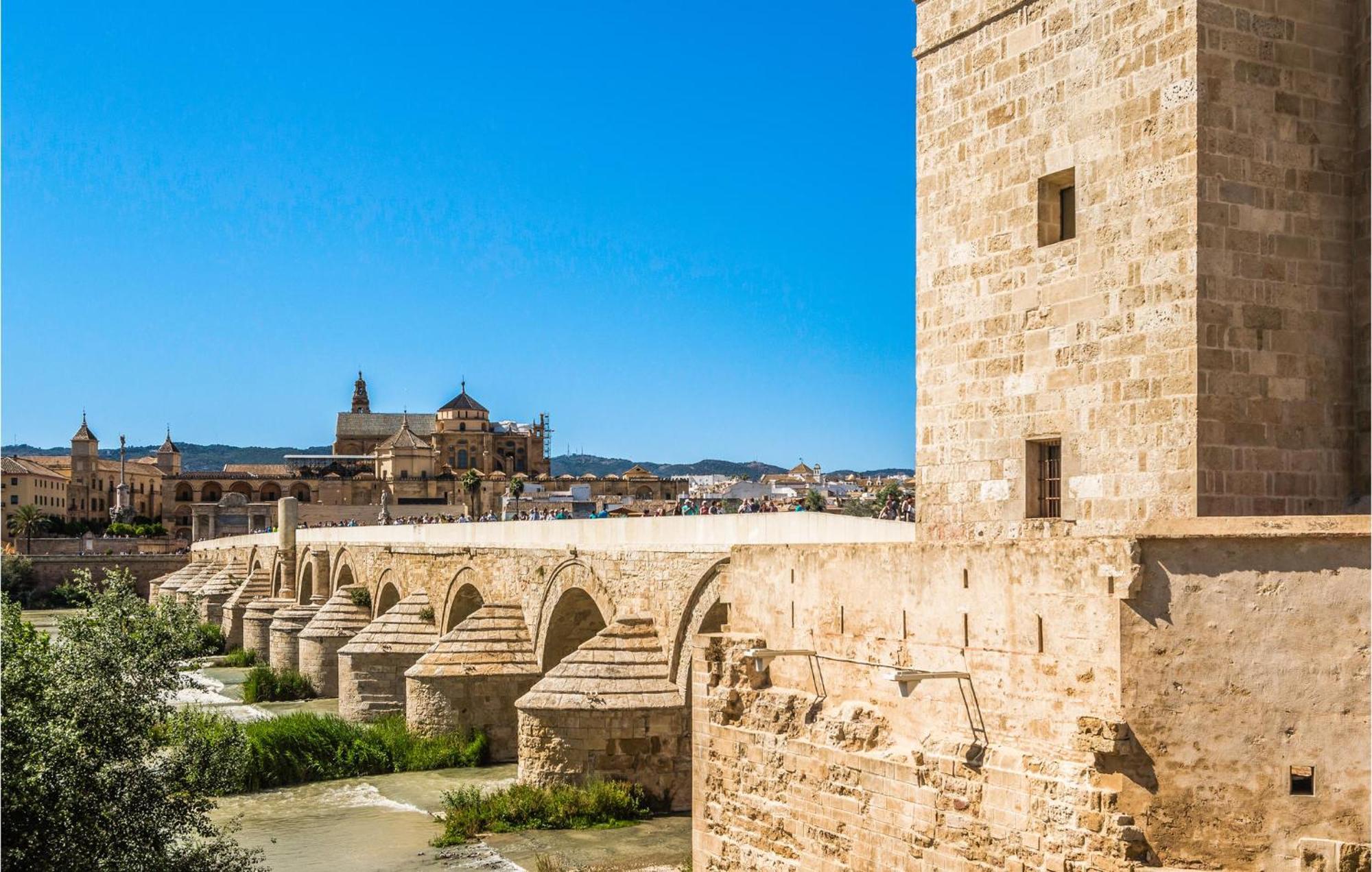 Lovely Apartment In Cordoba With Kitchen Eksteriør bilde